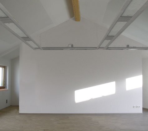 im Innenraum gibt es eine klare Gliederung und offene Grundrisse