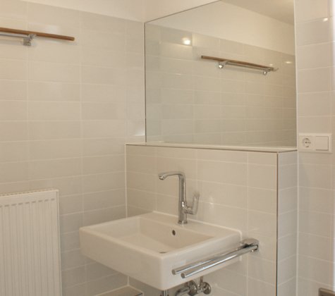 Auch im Badezimmer wurde auf helle Farben gesetzt